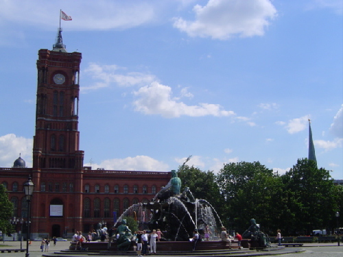 Le Rotes Rathaus