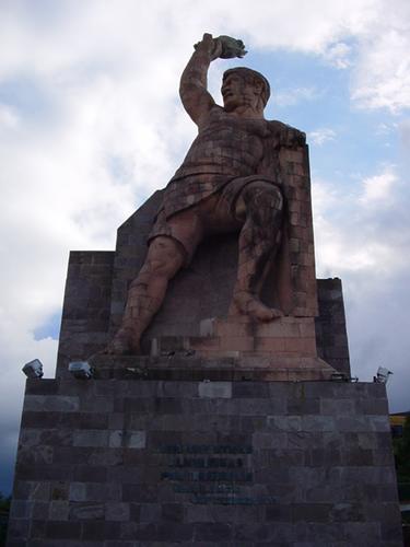 Statue colossale