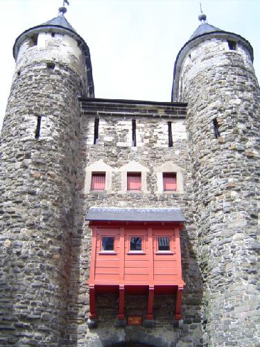 Fortifications, la porte de la ville